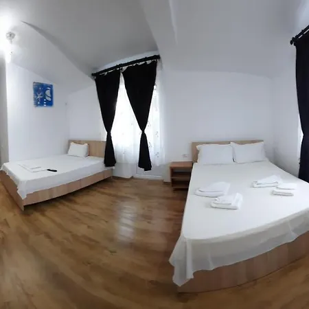 Casa Cu Flori Δωμάτια σε οικογενειακή κατοικία Tuzla